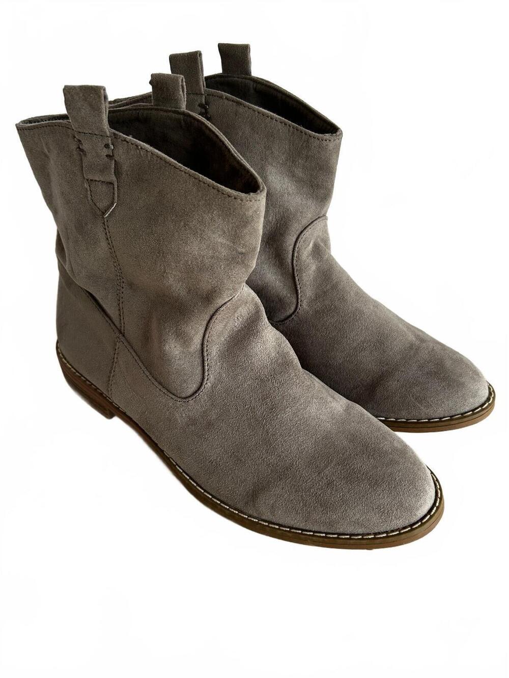 New Old Navy Grey Faux Suede Pull On Ankle Boots Women's Size 8